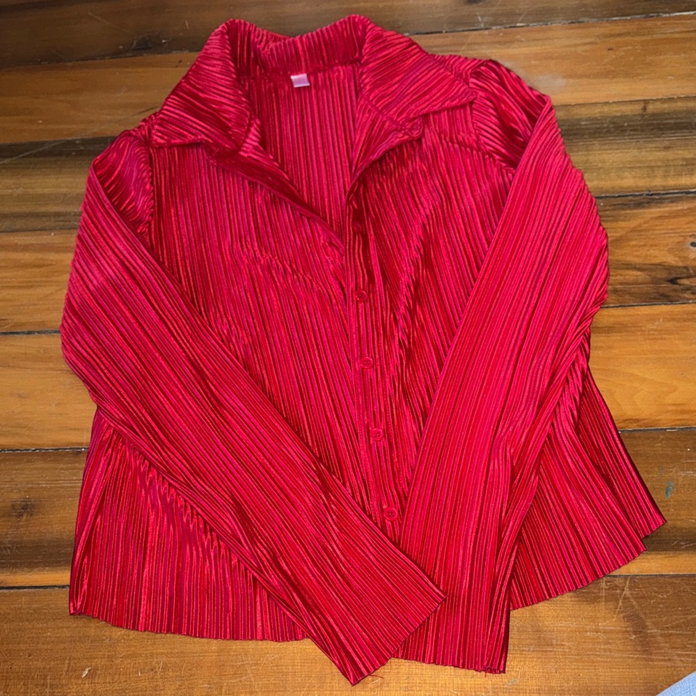 No Boundaries Red Pleated Button Down Shirt